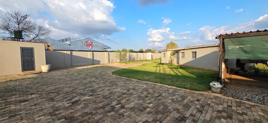 Commercial Property for Sale in Ifafi North West